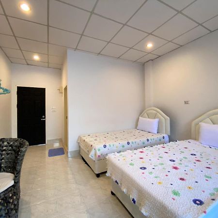 Som Guesthouse Patong Ngoại thất bức ảnh