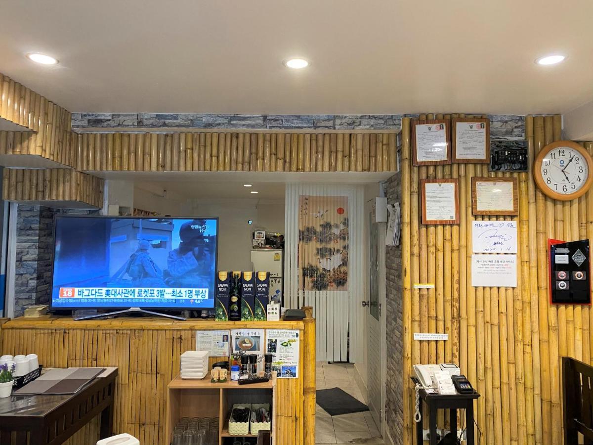 Som Guesthouse Patong Ngoại thất bức ảnh